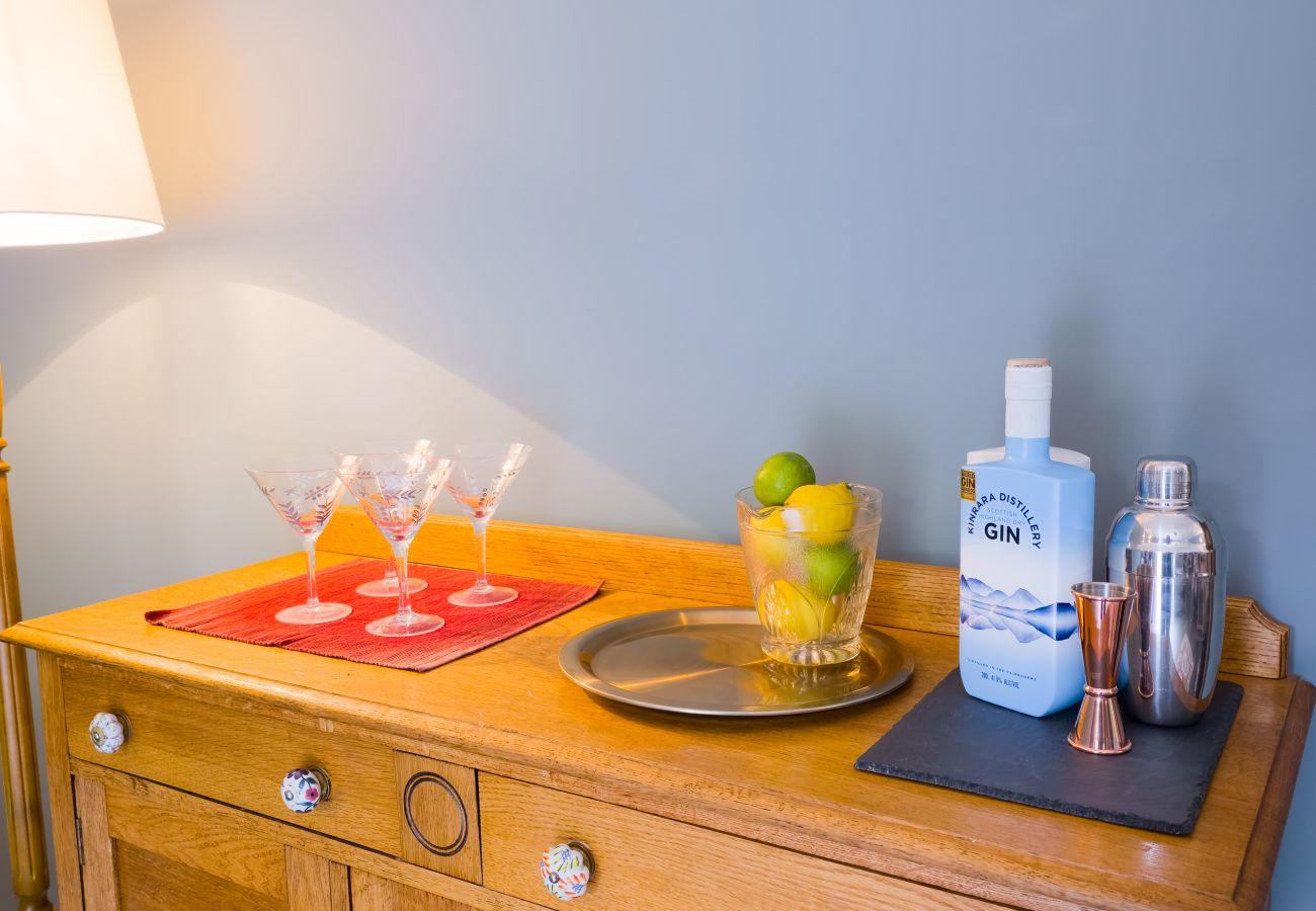 Country house in Aviemore - Lynwilg House - Large Group Holiday Home
