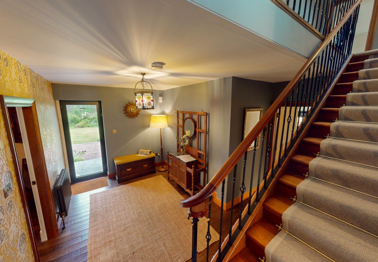 Country house in Aviemore - Lynwilg House - Large Group Holiday Home