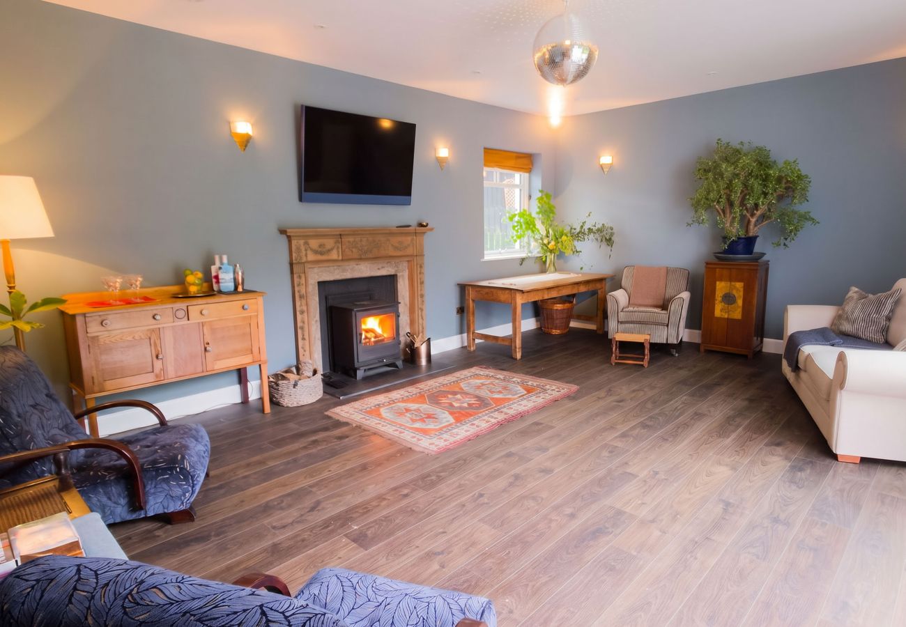Country house in Aviemore - Lynwilg House - Large Group Holiday Home