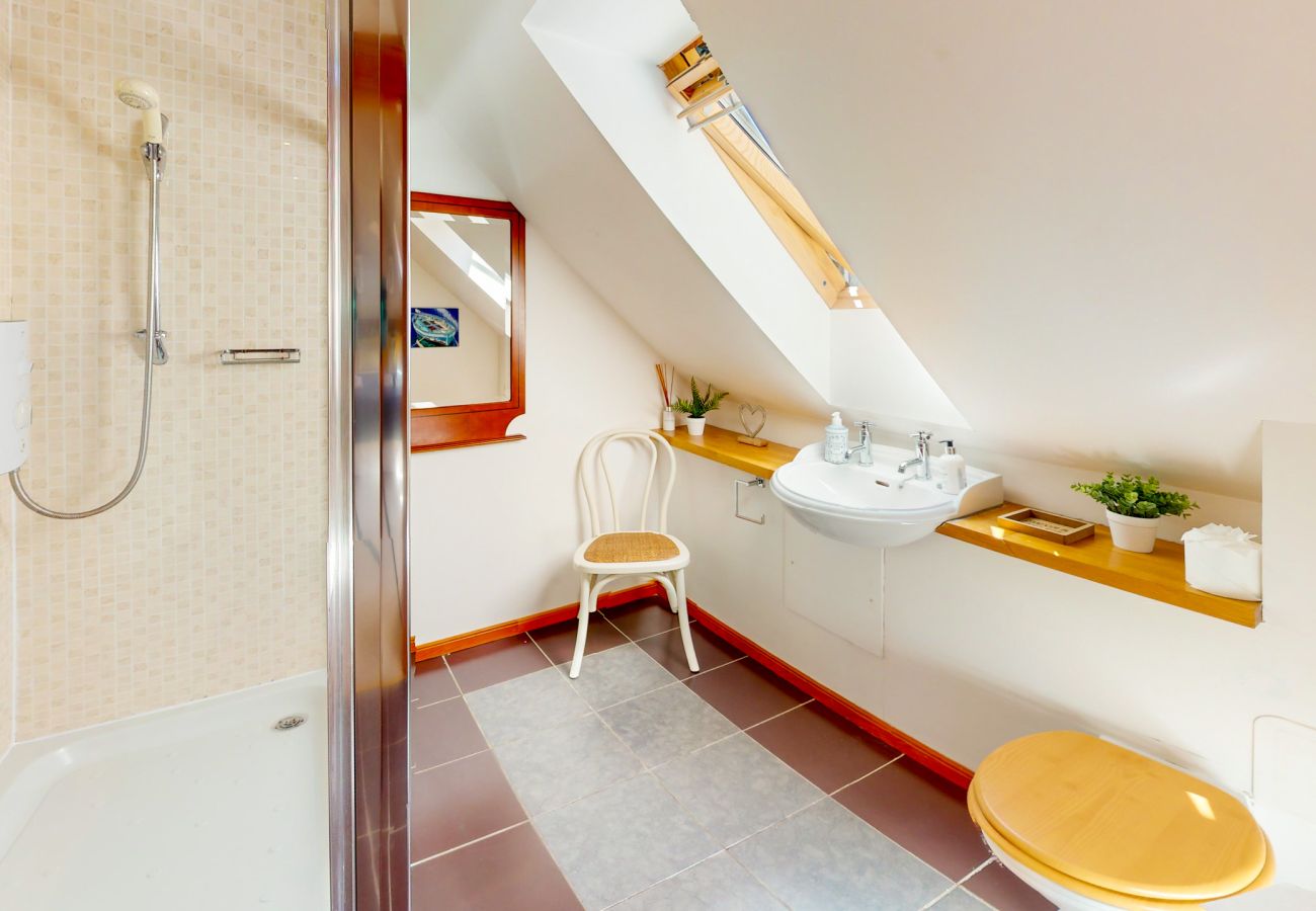 House in Boat of Garten - Red Squirrel Lodge - hot tub in Cairngorms