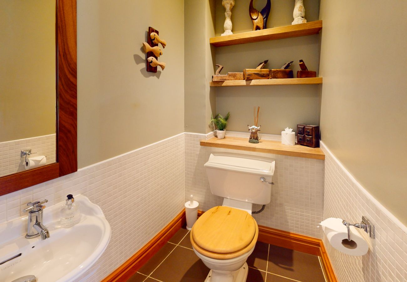 House in Boat of Garten - Red Squirrel Lodge - hot tub in Cairngorms