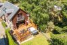 House in Boat of Garten - Red Squirrel Lodge - hot tub in Cairngorms
