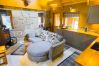 House in Boat of Garten - Wildcat Lodge - couples retreat for two with a hot tub