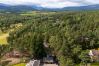 House in Boat of Garten - Wildcat Lodge - couples retreat for two with a hot tub