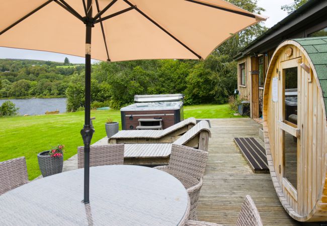 House in Drumnadrochit - Kinloch Lodge - Highland hot tub lodge close to Loch Ness