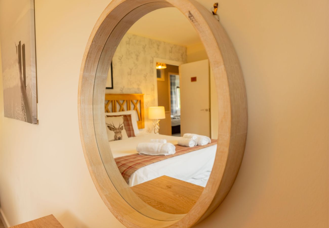 House in Drumnadrochit - Kinloch Lodge - Highland hot tub lodge close to Loch Ness