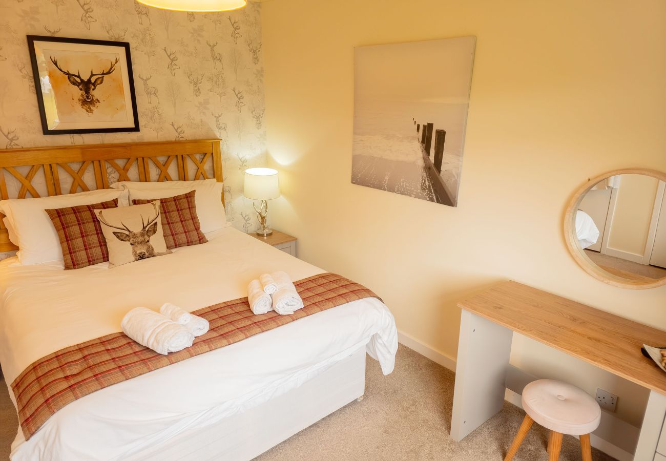 House in Drumnadrochit - Kinloch Lodge - Highland hot tub lodge close to Loch Ness