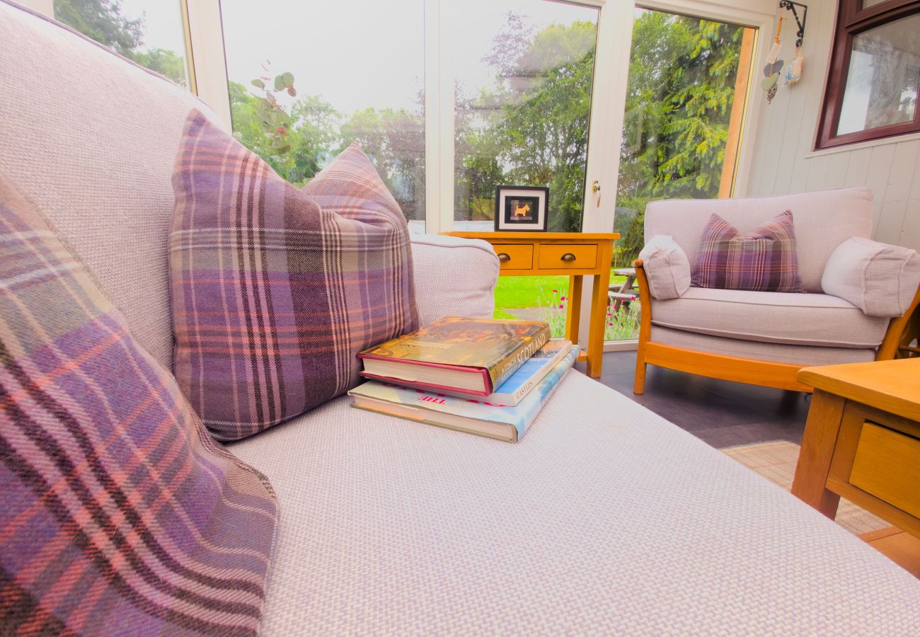 House in Drumnadrochit - Kinloch Lodge - Highland hot tub lodge close to Loch Ness