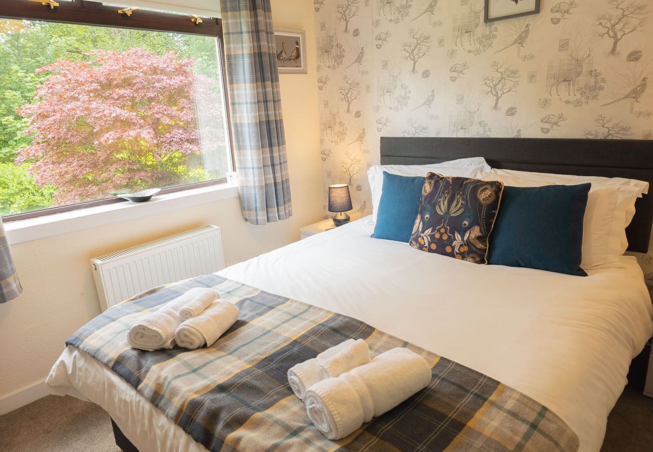House in Drumnadrochit - Kinloch Lodge - Highland hot tub lodge close to Loch Ness