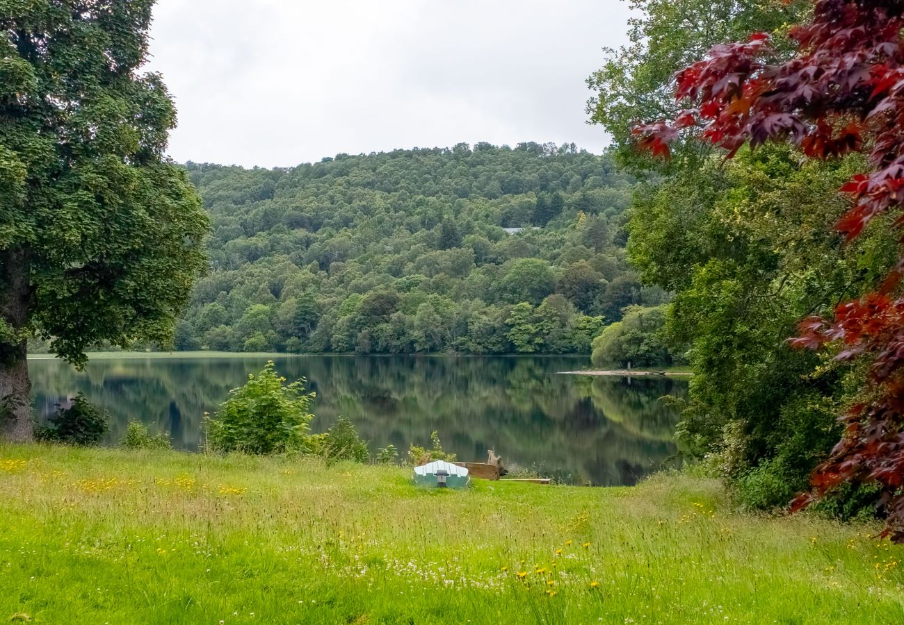 House in Drumnadrochit - Kinloch Lodge - Highland hot tub lodge close to Loch Ness