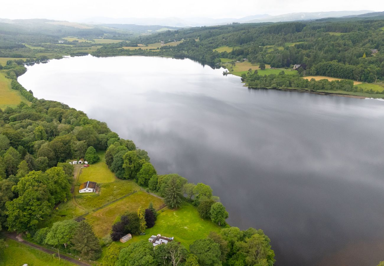 House in Drumnadrochit - Kinloch Lodge - Highland hot tub lodge close to Loch Ness