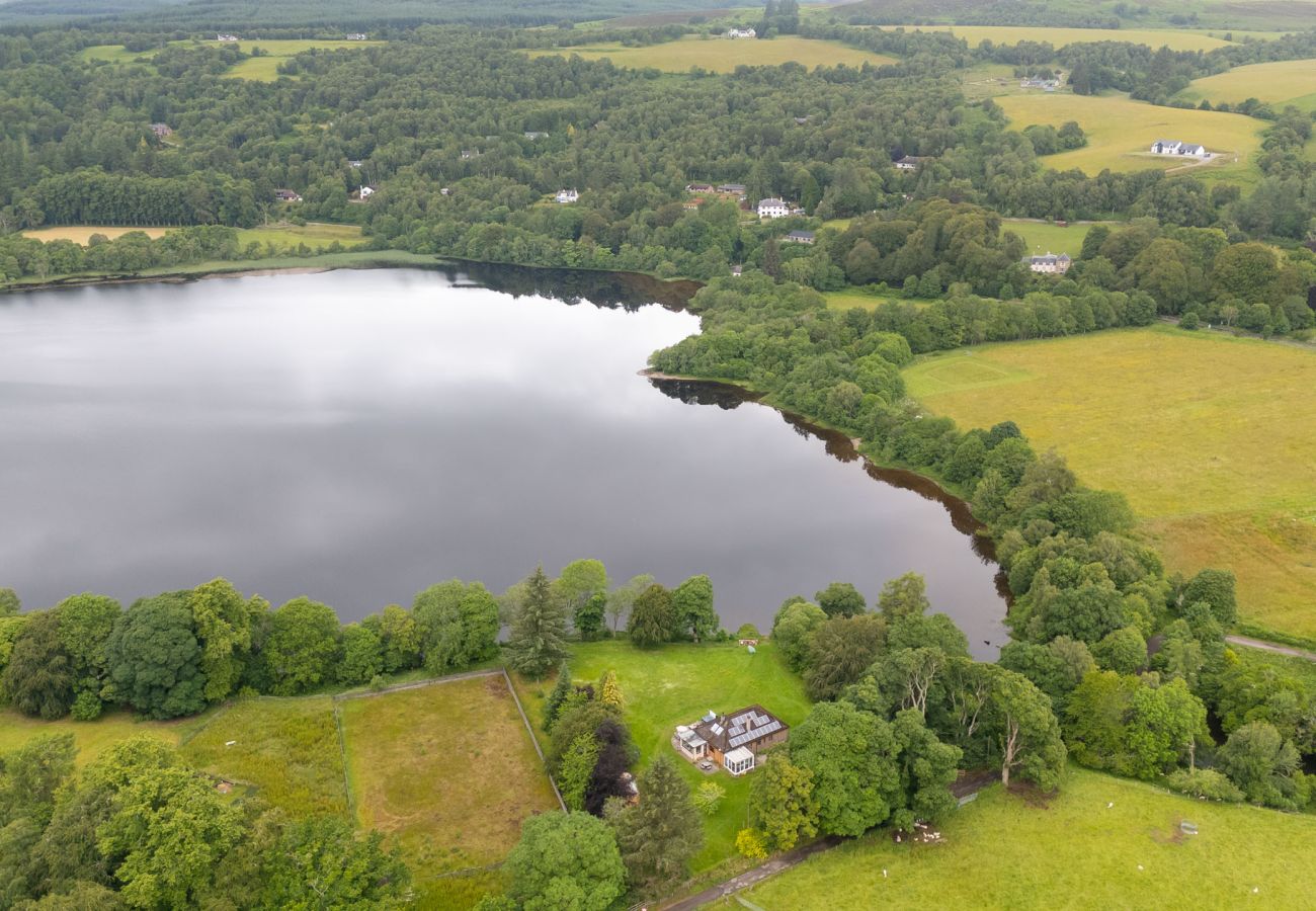 House in Drumnadrochit - Kinloch Lodge - Highland hot tub lodge close to Loch Ness