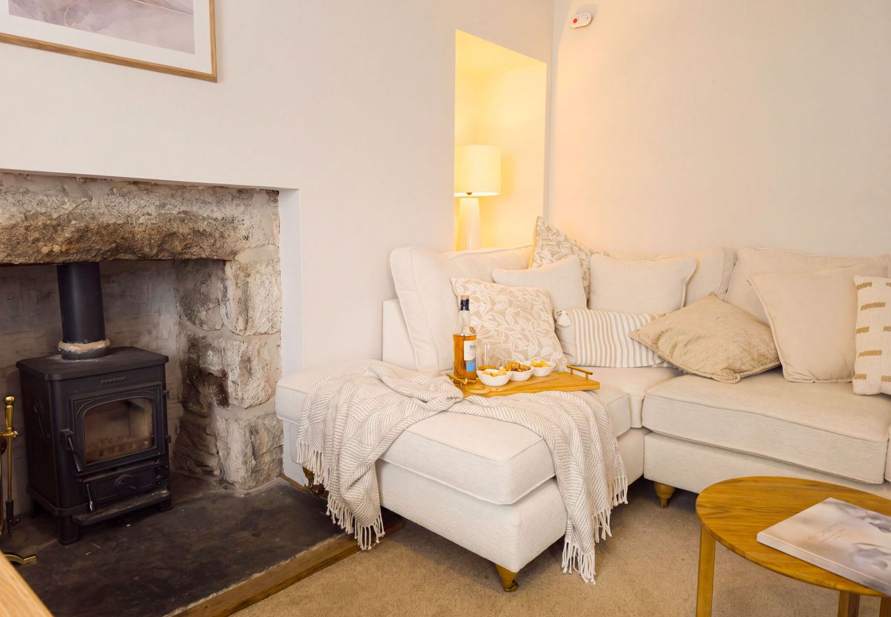 Apartment in Grantown-on-Spey - The Twinflower - townhouse in the heart of Grantown on Spey