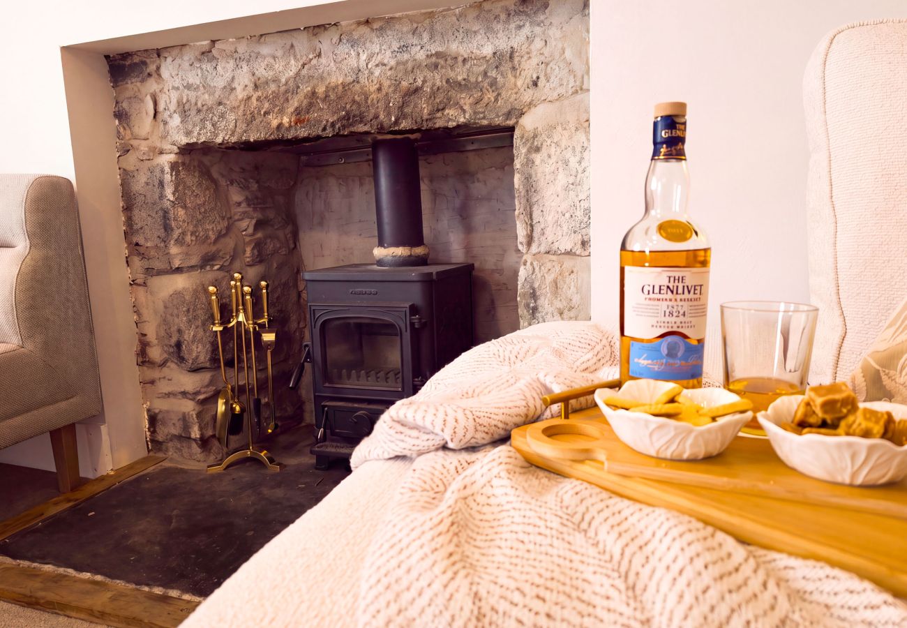 Apartment in Grantown-on-Spey - The Twinflower - townhouse in the heart of Grantown on Spey